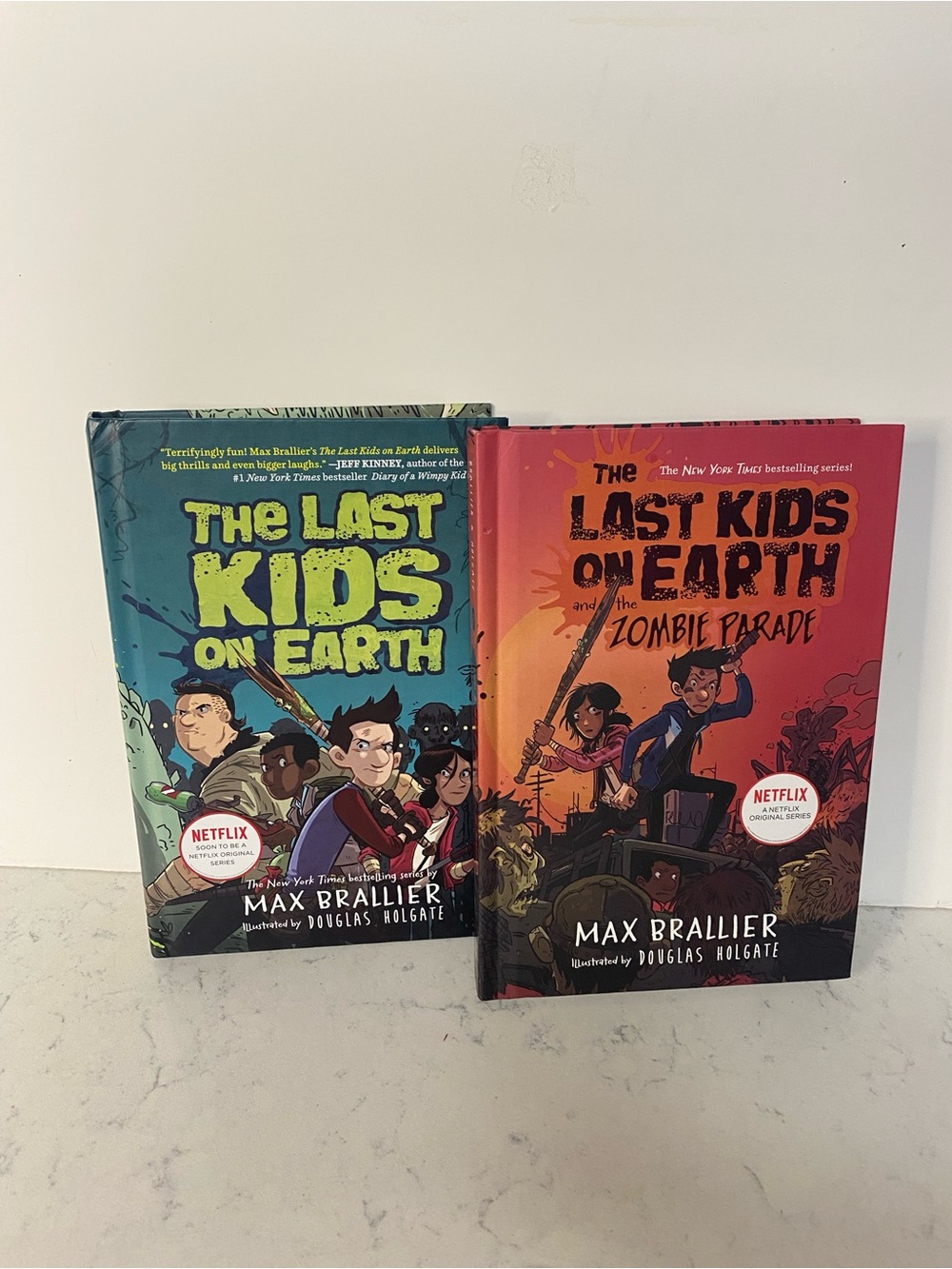 Rallier The Last Kids on Earth - Blue & Red Covers